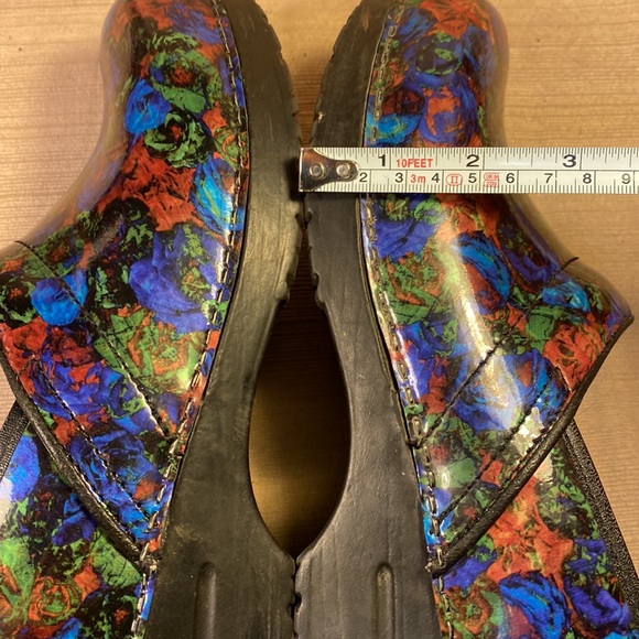 Sanita flower motif clogs in GUC - Picture 15 of 16